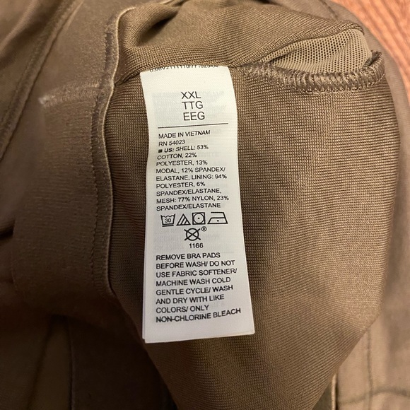 High Neck Sports Bra - Picture 4 of 4